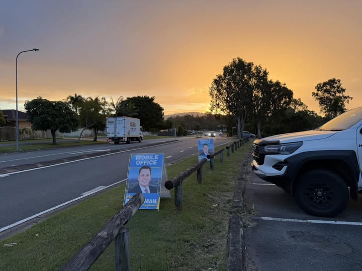 Community Roadside Oxenford